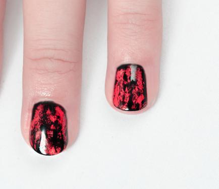 дымчатые ногти с помощью ватных палочек